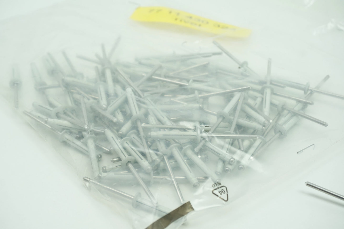 Pièce d'origine Rivets de fixation 70 pièces pour Renault 7711430324