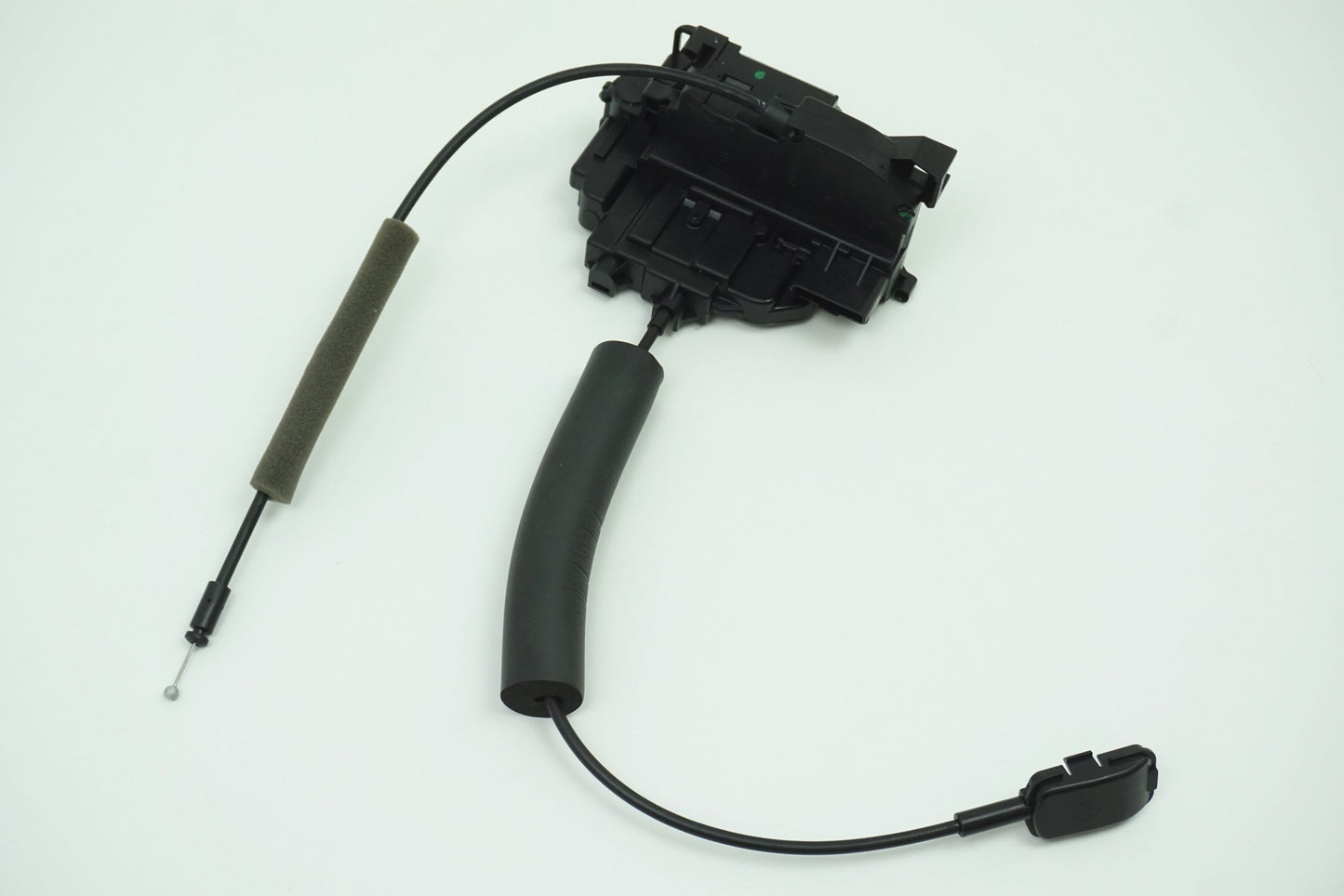 Pièce d'origine Serrure de porte arrière gauche pour Renault Mégane III 825030002R