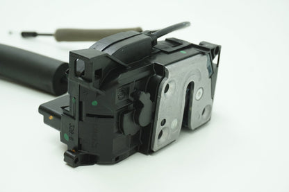 Pièce d'origine Serrure de porte arrière gauche pour Renault Mégane III 825030002R
