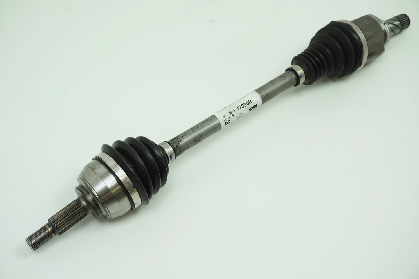 Pièce d'origine Cardan avant gauche pour Renault Kangoo II Mercedes Citan 391012403R