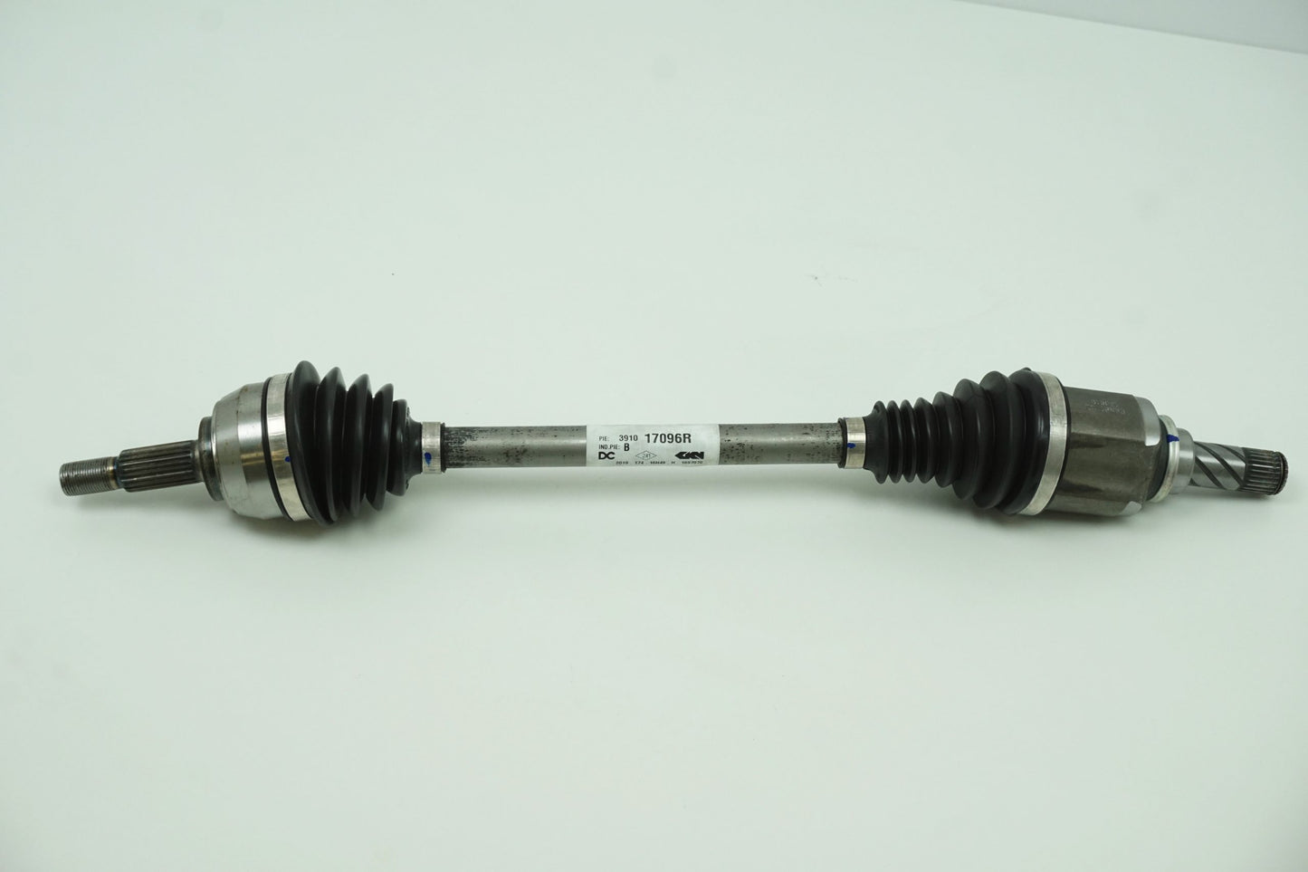Pièce d'origine Cardan avant gauche pour Renault Kangoo II Mercedes Citan 391012403R