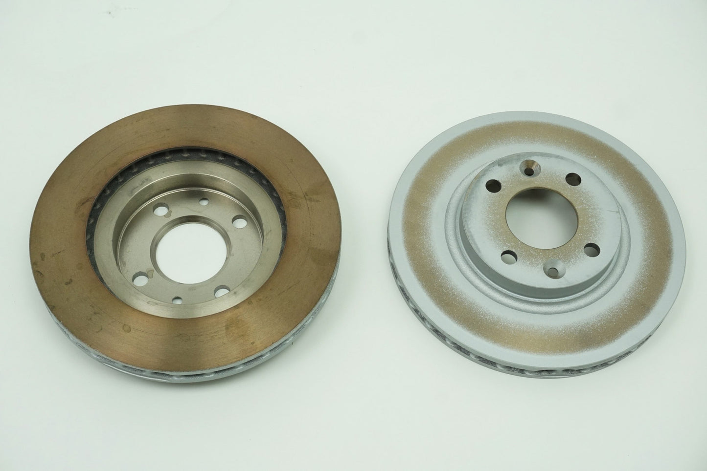 Pièce d'origine Disques de frein avant pour Renault Clio IV 402067615R