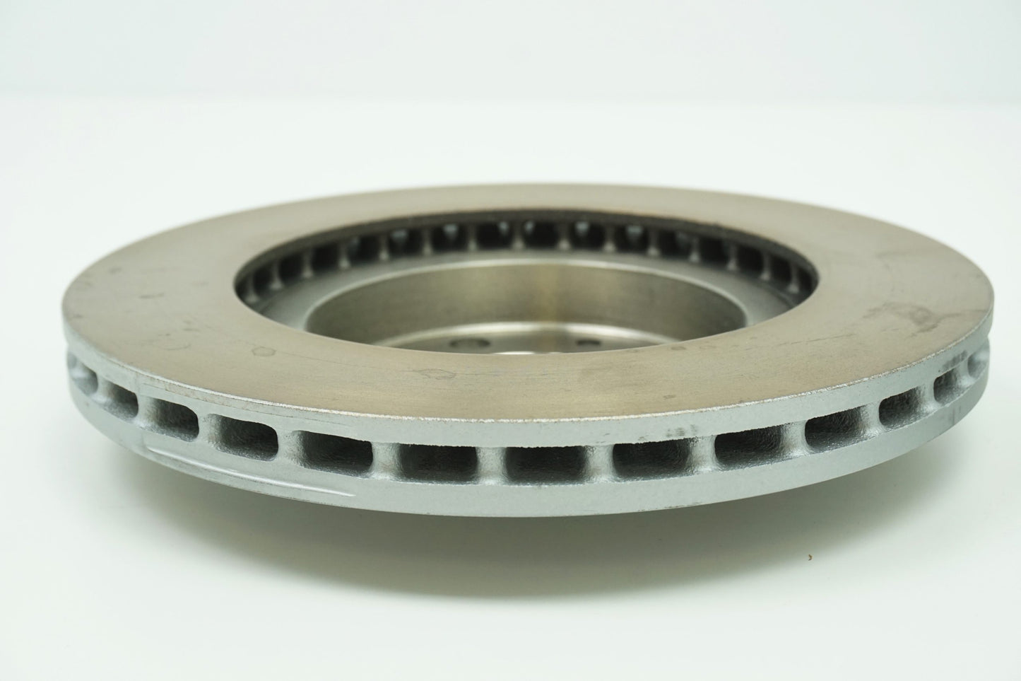 Pièce d'origine Disques de frein avant pour Renault Clio IV 402067615R