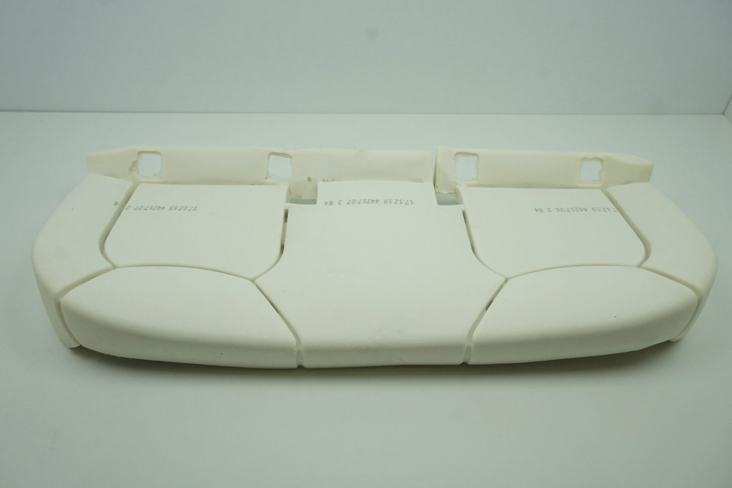 Pièce d'origine Mousse d'assise de banquette arrière pour Renault Clio IV 883057789R