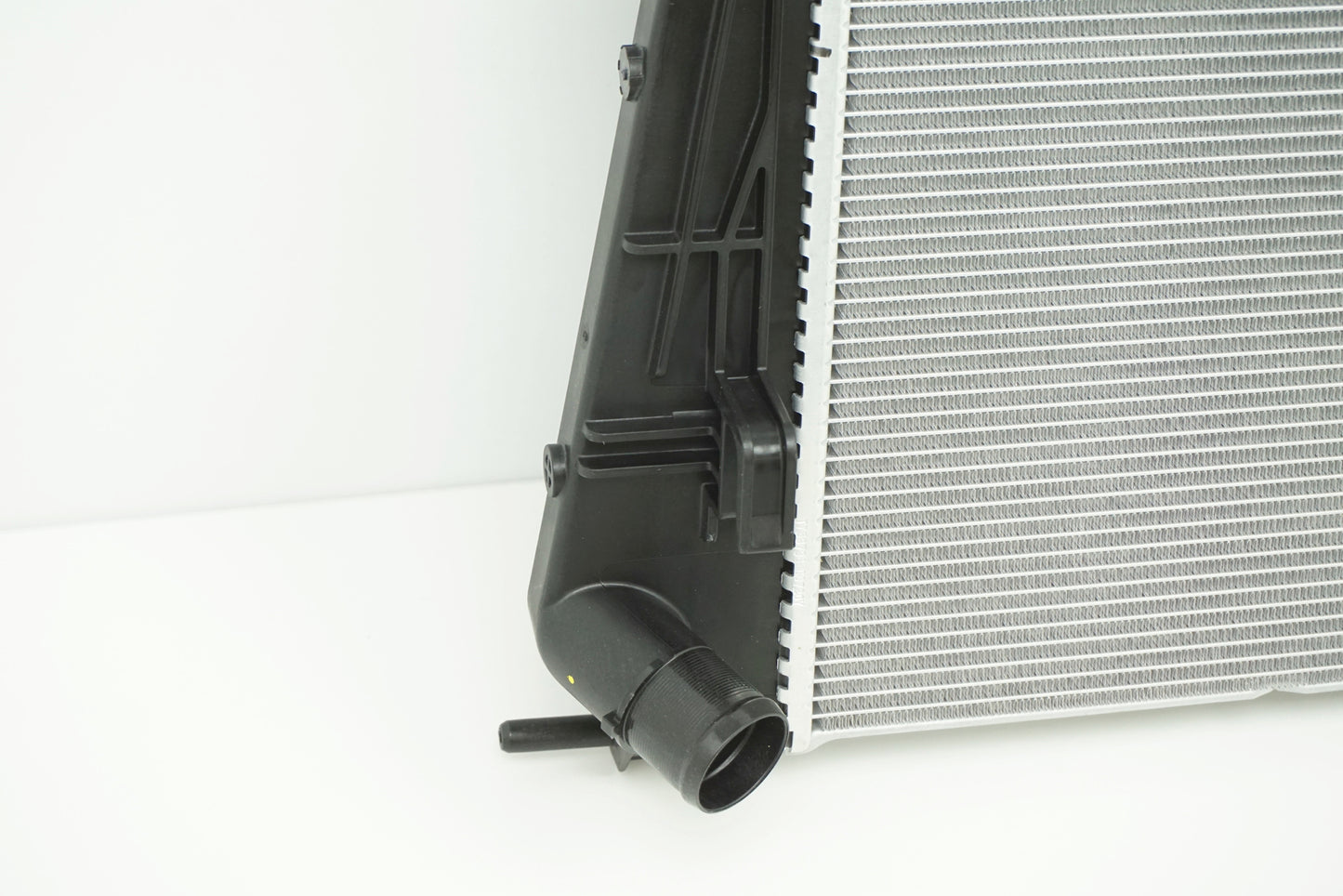 Pièce d'origine Radiateur moteur pour Renault Mégane IV Blue dCi 214102845R