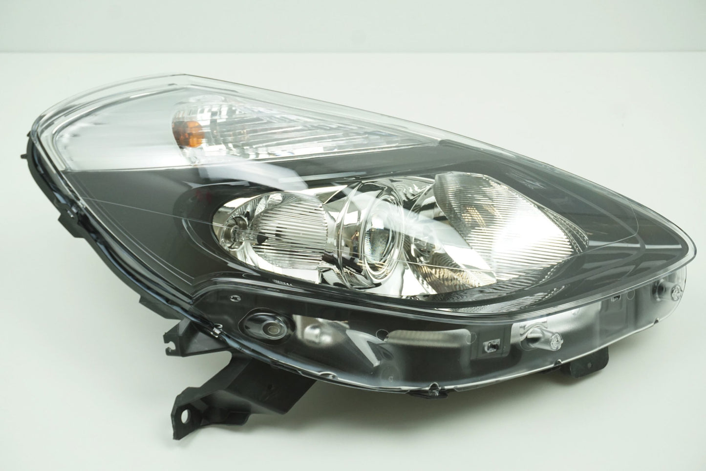 Pièce d'origine Phare droit pour Renault Clio III 260103629R