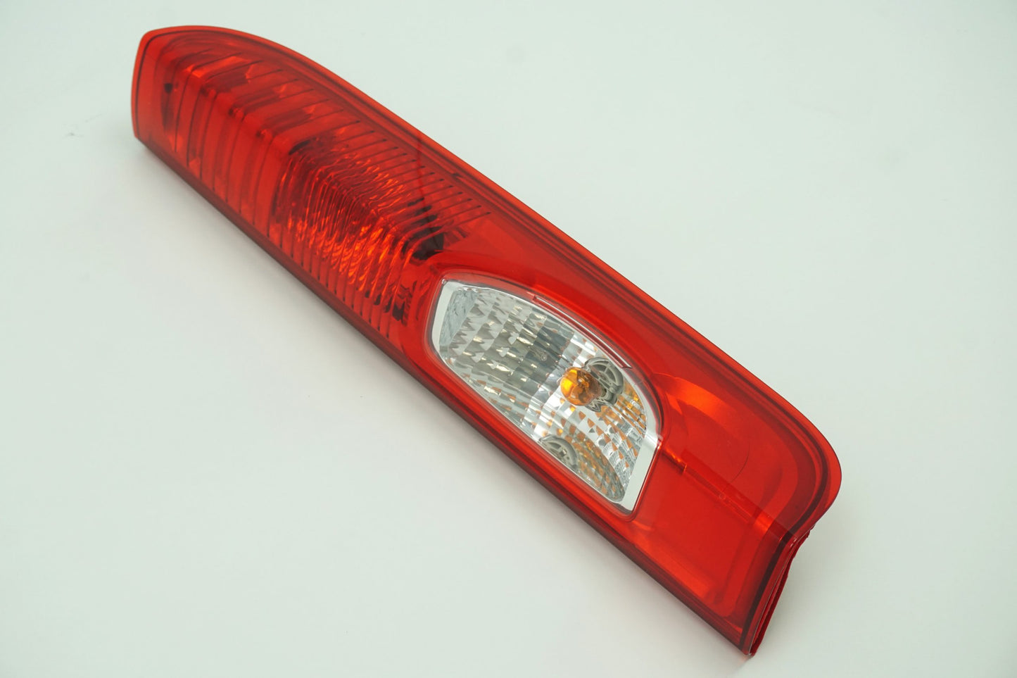 Pièce d'origine Feu arrière droit pour Opel Vivaro Renault Trafic II 8200415251
