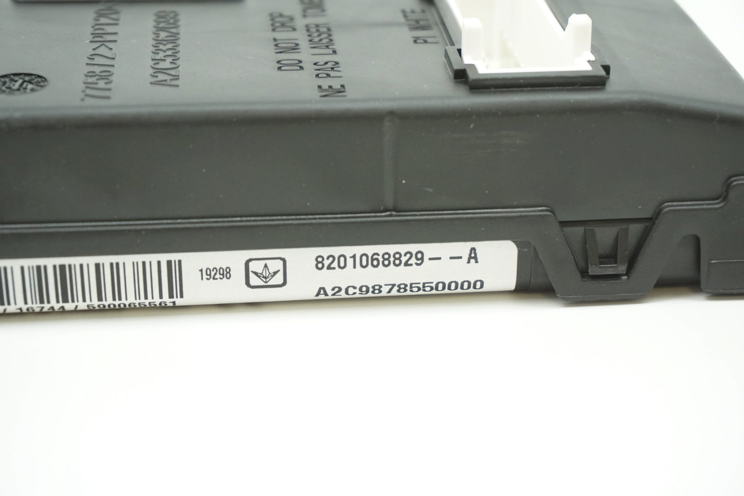 Pièce d'origine Boîtier BCM module électronique pour Dacia Duster I Logan I Sandero 8201068829