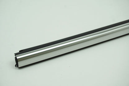 Pièce d'origine Baguette chromée avant gauche pour Renault Megane III 808216031R