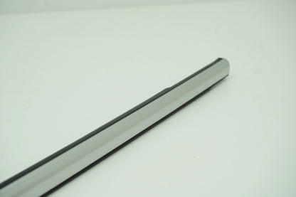 Pièce d'origine Baguette chromée avant gauche pour Renault Megane III 808216031R