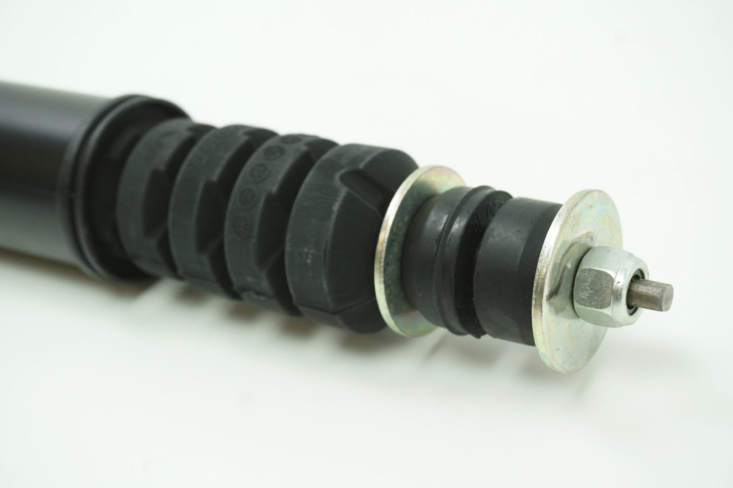 Pièce d'origine Amortisseur arrière pour Dacia Sandero Logan 562104719R