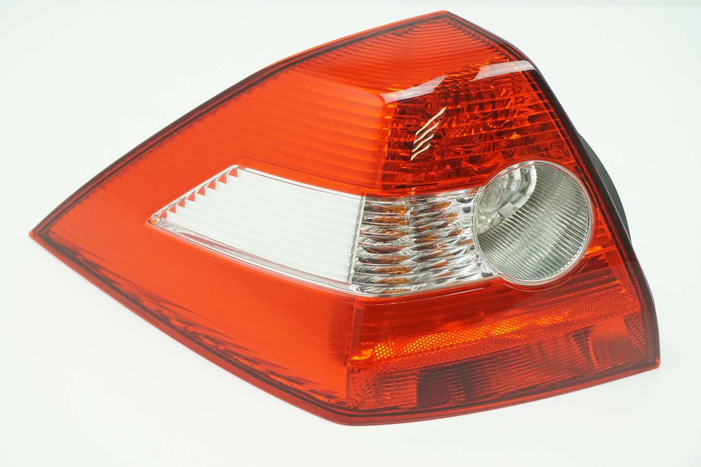 Pièce d'origine Feu arrière gauche pour Renault Megane II Sedan 8200142682