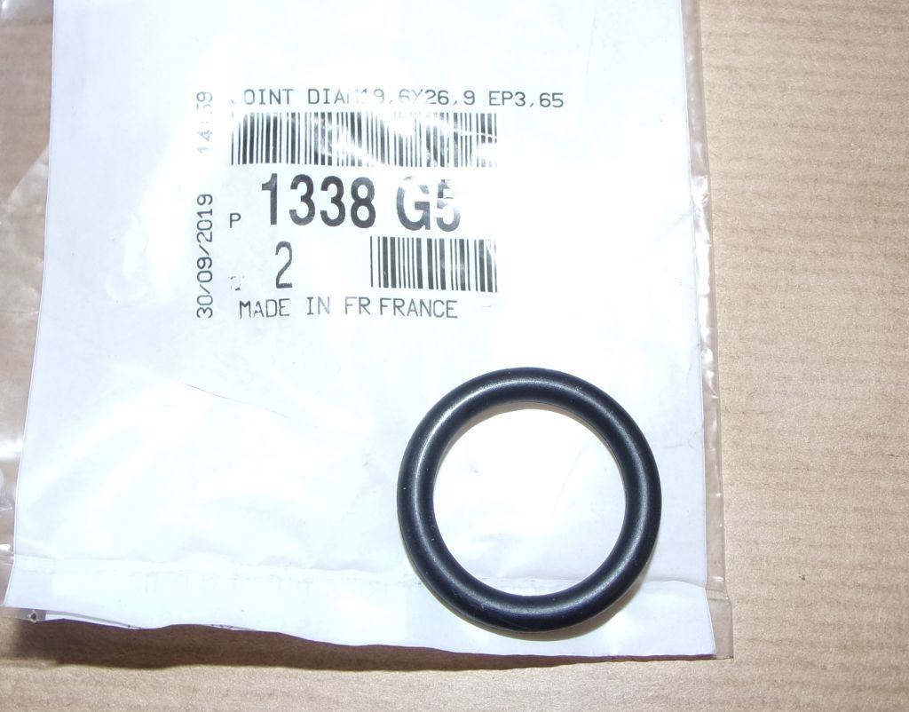 Joint torique de sonde de température moteur d’origine PSA — C/P — 1338G5 — photographie de la pièce