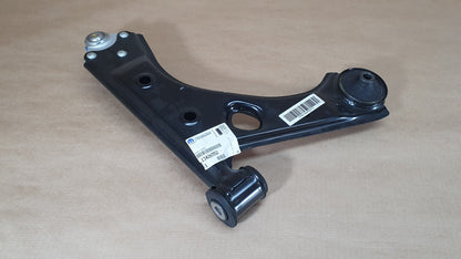Bras de suspension avant, côté gauche pour Opel Corsa E — 13426552 — vue 1