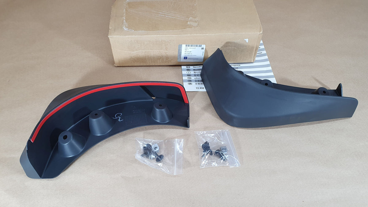Bavettes de protection arrière pour Opel Astra K — 13432437 — vue 1
