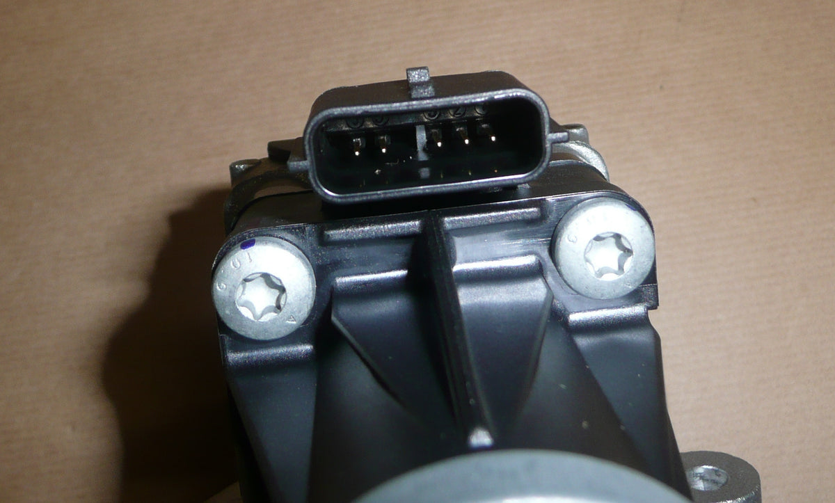 147102974R_5.JPG