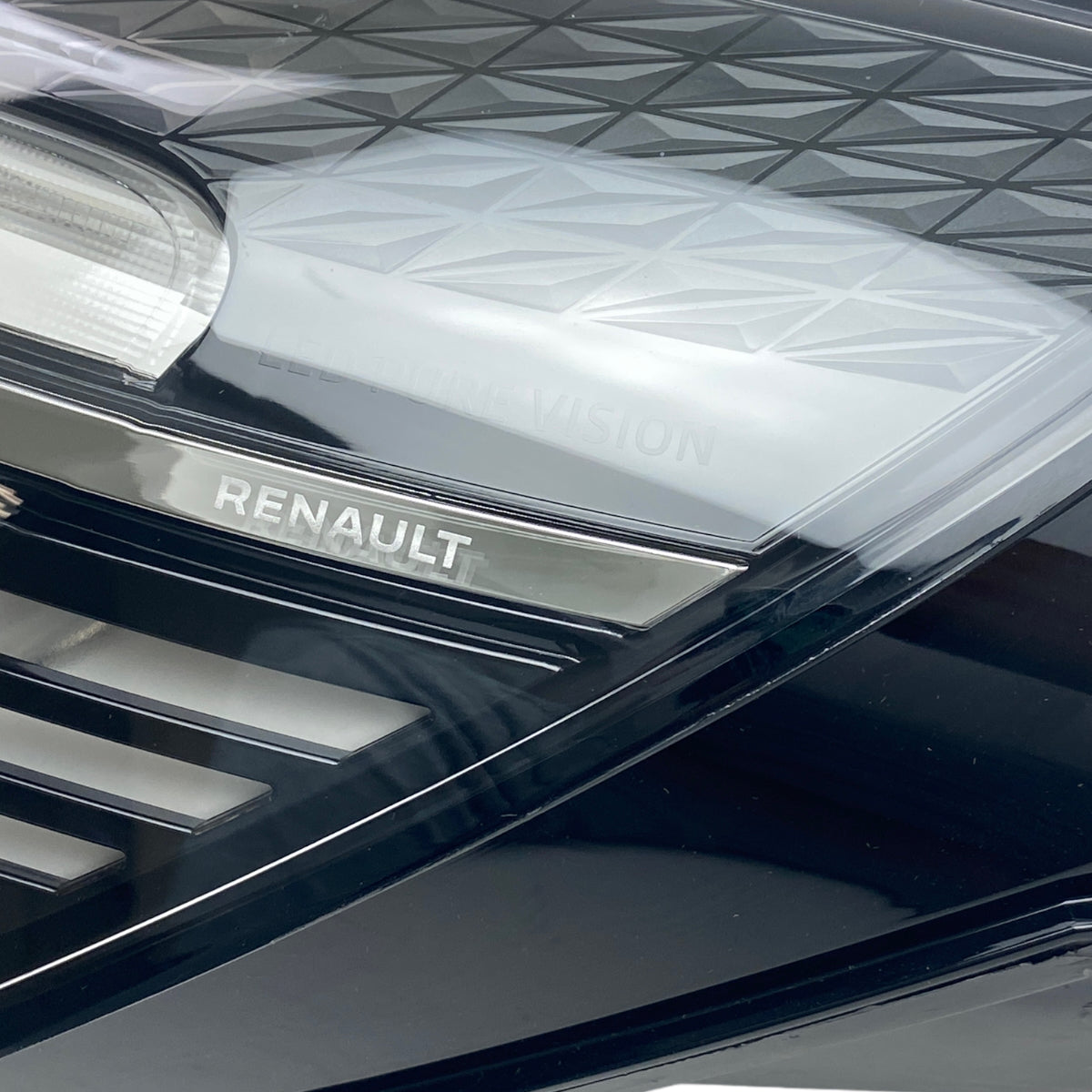 Pièce d'origine Jeu de phares avant pour Renault Clio V 260607647R
