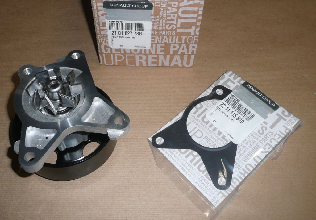 Pompe à eau d’origine Renault — 2.0 16V 06- — 210102773R — photographie de la pièce