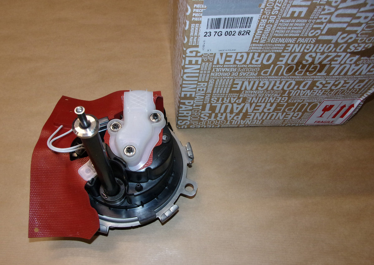 237G00282R_1.JPG