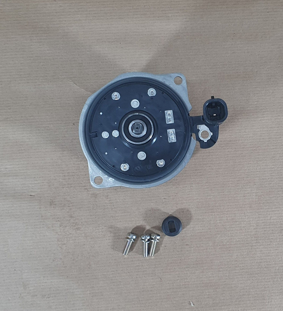 Moteur de pompe électrique d’origine pour Citroën Berlingo / C3 Bvm — 2591.50 — vue 3