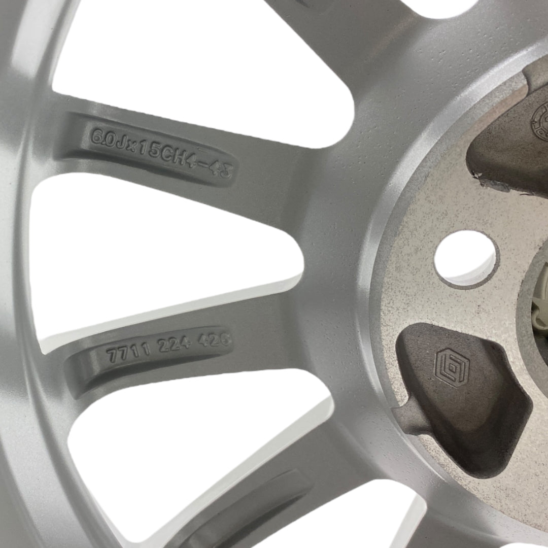 Pièce d'origine Jante alliage 15 pouces pour Renault Clio II 7711224426