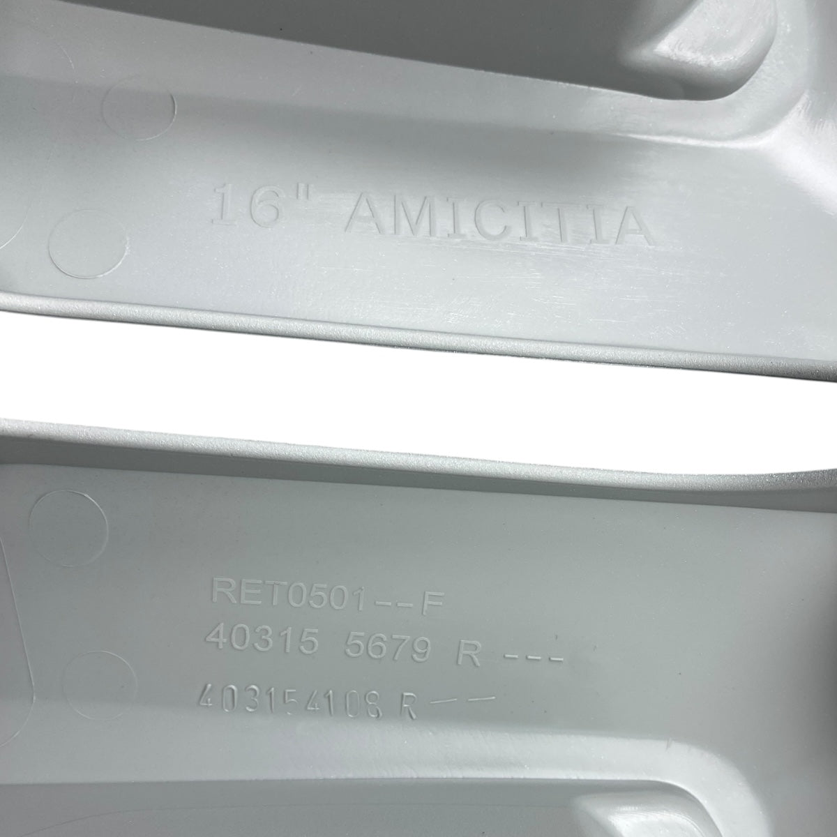 Pièce d'origine enjoliveur de roue 16 pouces pour Renault Clio V 403155679R.