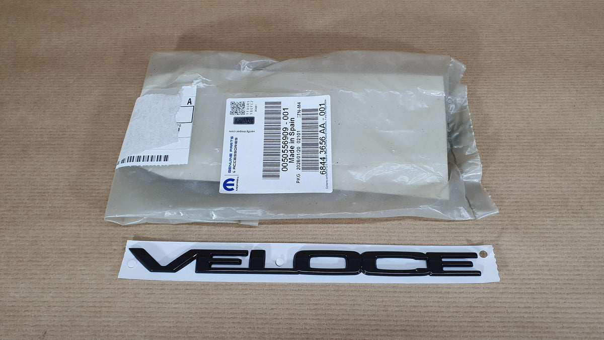 Emblème arrière d’origine pour Alfa Romeo Giulia / Stelvio / Tonale — 50556909 — vue 2