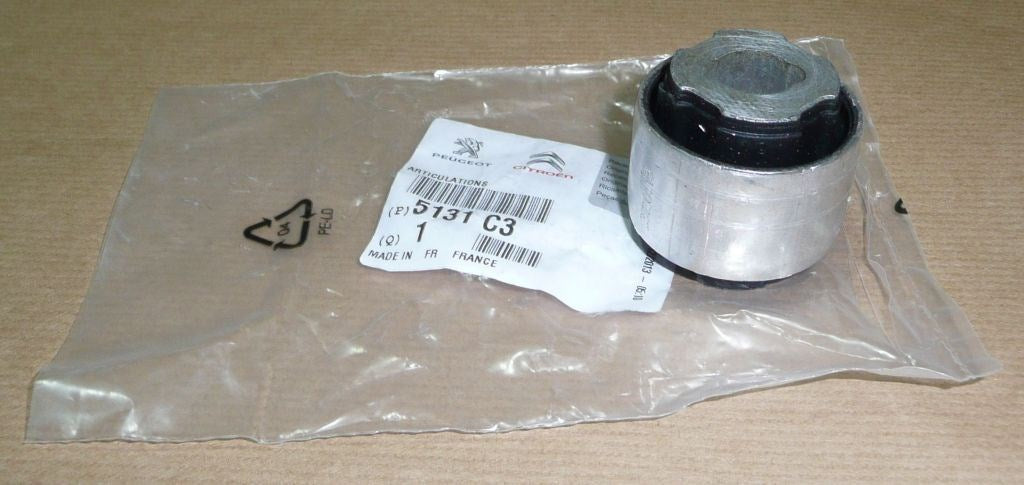 Silentbloc de bras de suspension d’origine PSA — 407 / C5 / arrière — 5131C3 — photographie de la pièce