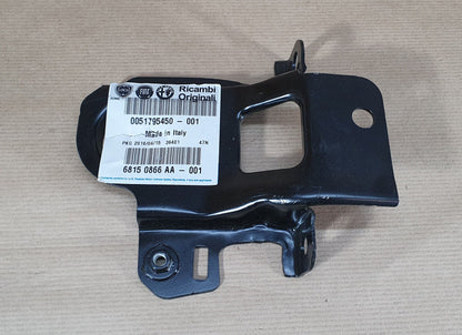 Fixation de radiateur d’origine pour Alfa Romeo 159 — 51795450 — vue 2