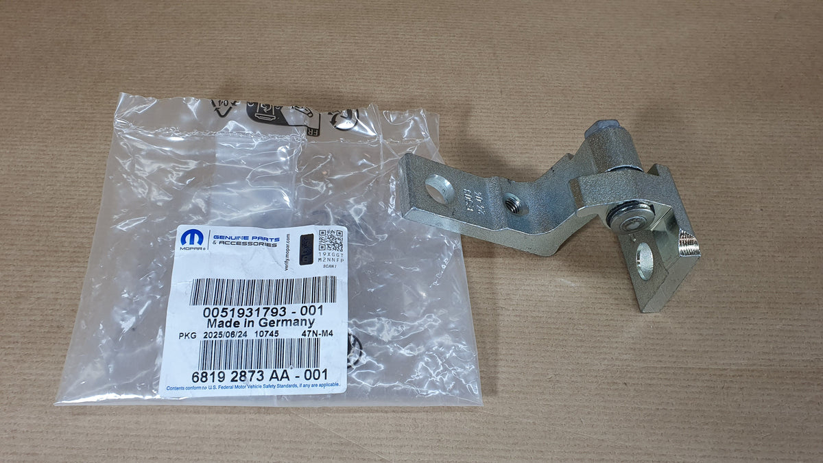 Charnière de porte côté droit, partie supérieure pour Fiat Doblo — 51931793 — vue 1