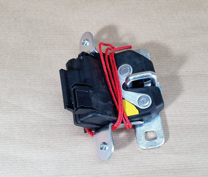 Serrure de coffre d’origine pour Fiat 500L — 52217239 — vue 4
