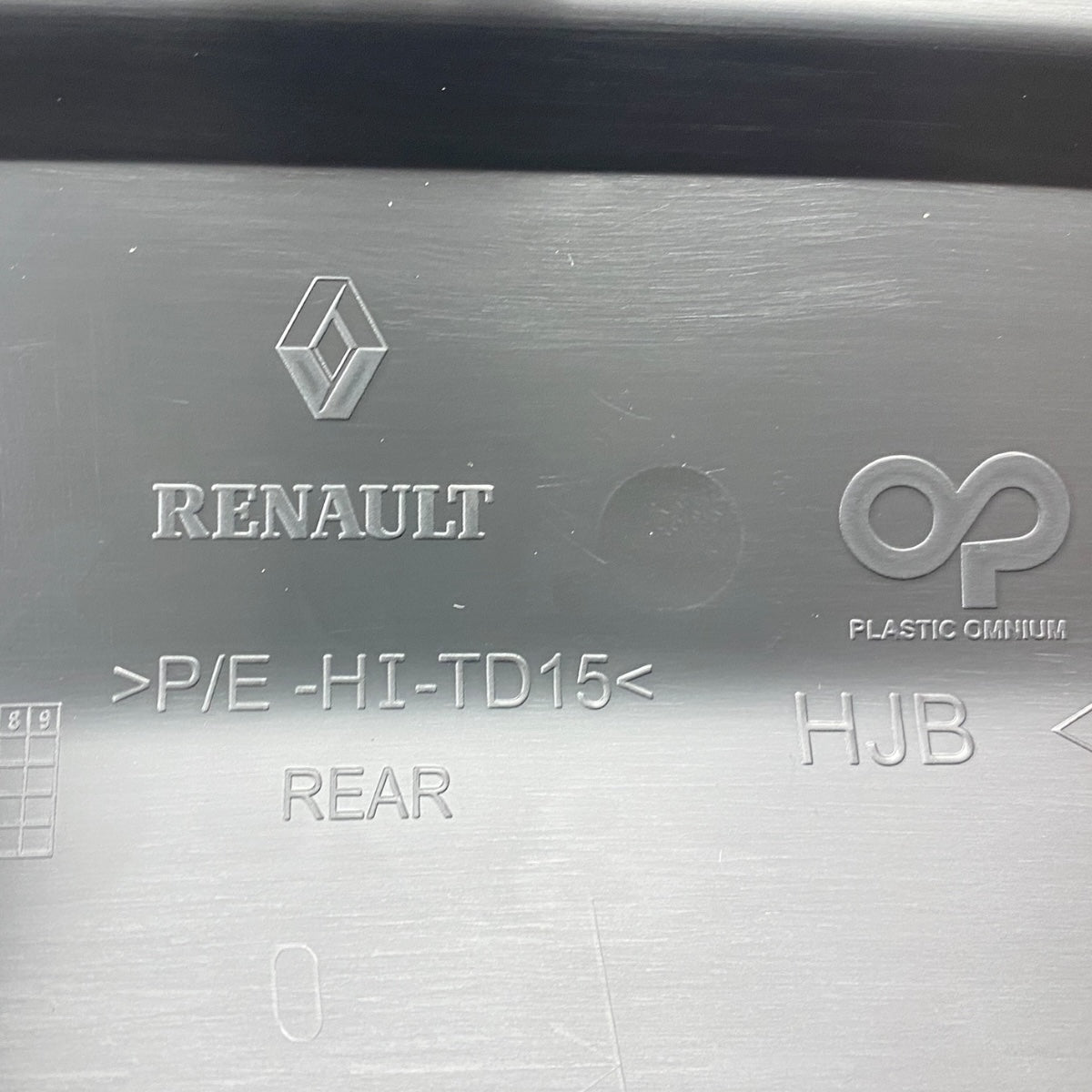 Pièce d'origine diffuseur de pare-chocs arrière avec PDC pour Renault Captur II 850703463R.