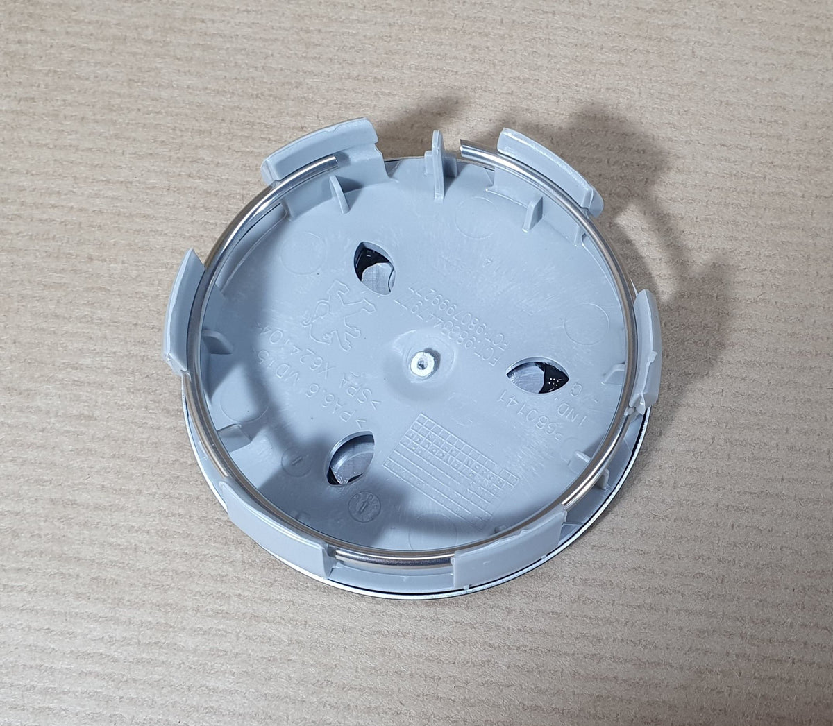 Cache central de jante d’origine pour Peugeot 2008 — 5421.92 — vue 3