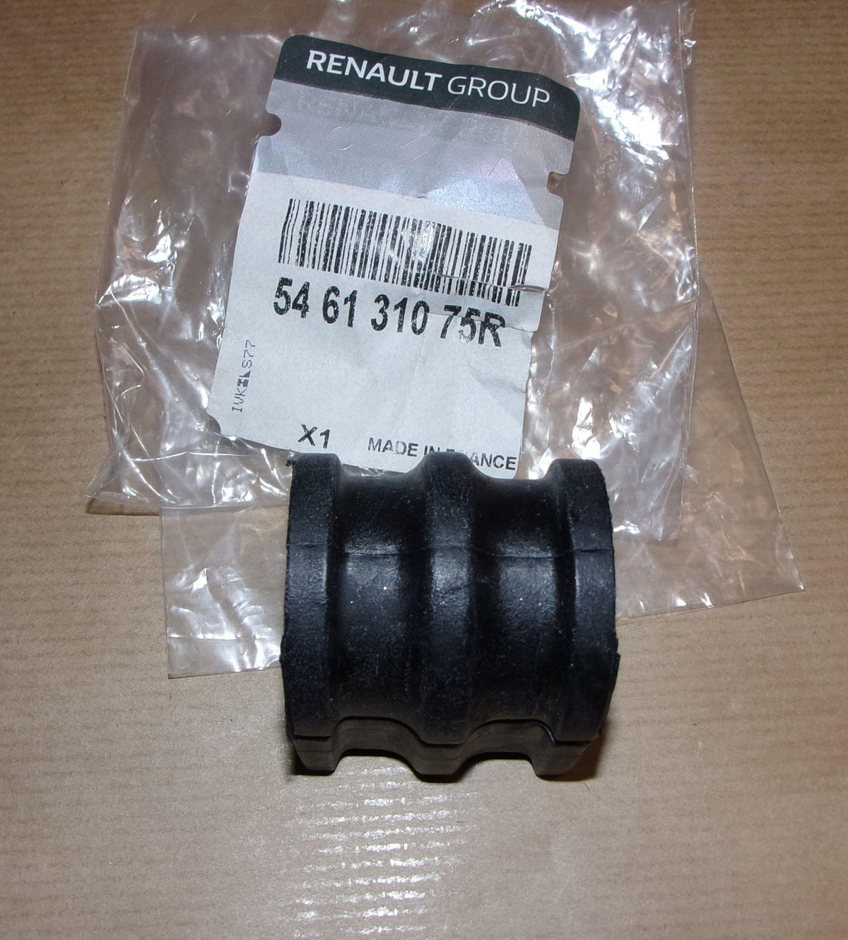 Silentbloc de barre stabilisatrice d’origine Renault — Master 10- avant 24.2 mm — 546131075R — photographie de la pièce