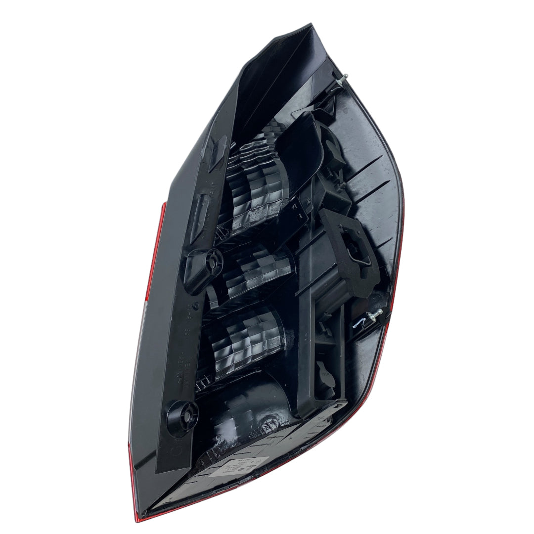 Pièce d'origine Feu arrière gauche pour Renault Scenic II 8200493374