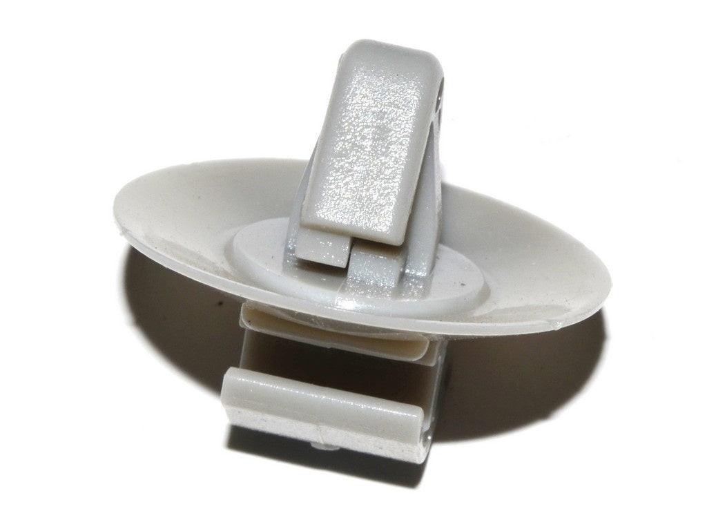 CLIP DE FIXATION MOULAGE IVECO DAILY 06>.