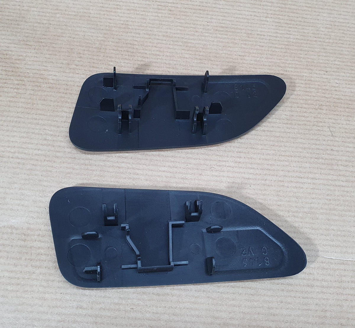 Cache de lave-projecteur pour Peugeot 807 — 6438.K6 — vue 2