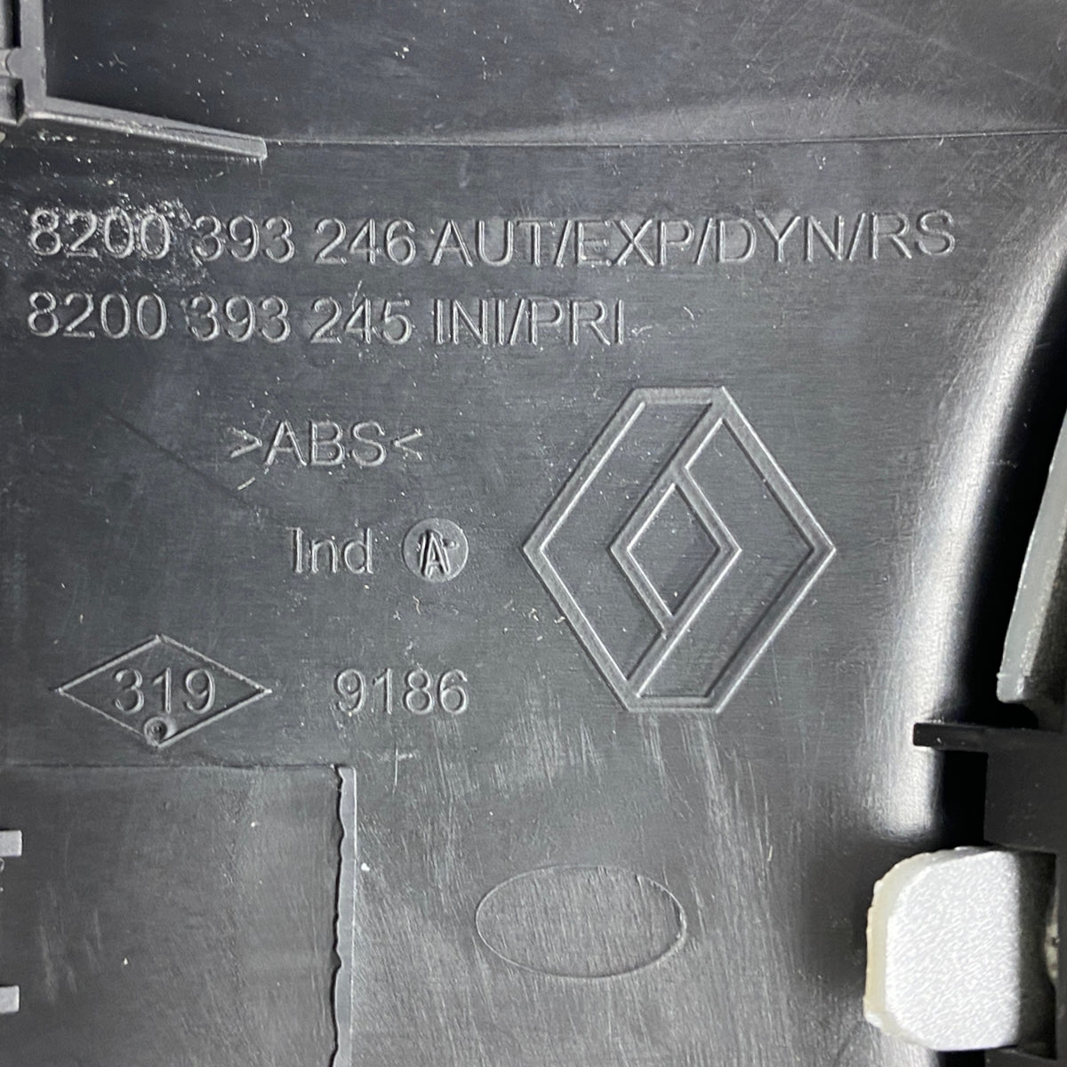Pièce d'origine Pommeau de levier de vitesse avec soufflet pour Renault Clio III 969351924R