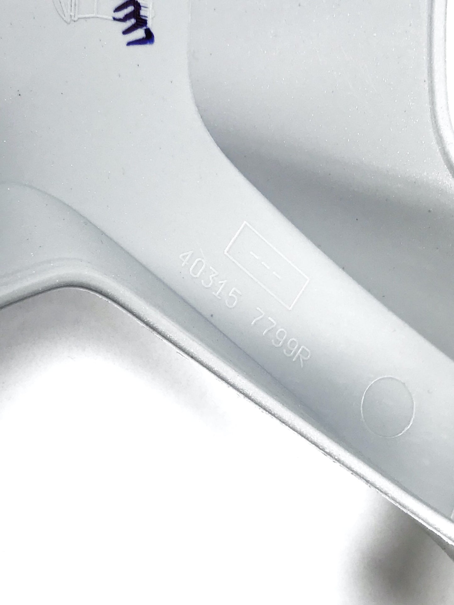 Pièce d'origine Enjoliveur de roue 16 pouces pour Renault 4031500
