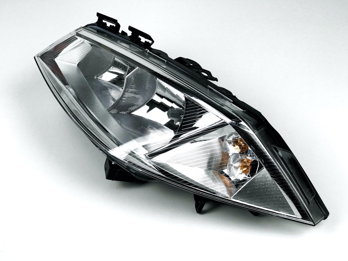 Pièce d'origine Phare avant gauche pour Renault Megane II 260604235R.