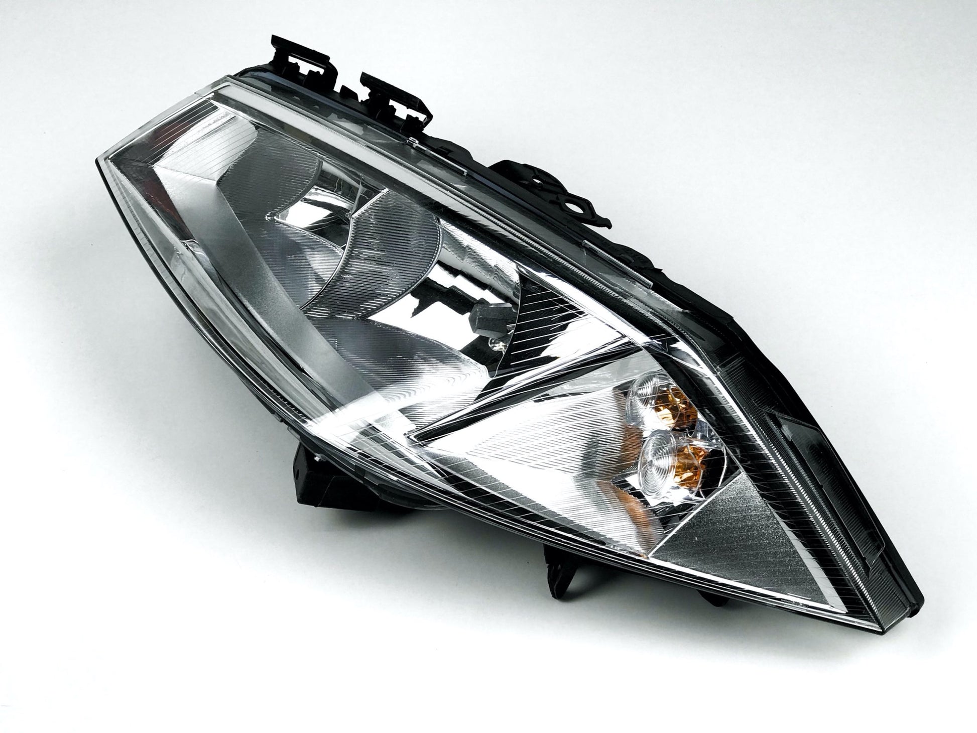Pièce d'origine Phare avant gauche pour Renault Megane II 260604235R.
