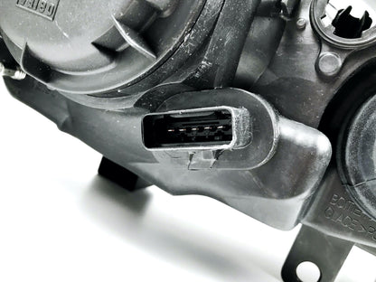Pièce d'origine Phare avant gauche pour Renault Megane II 260604235R.