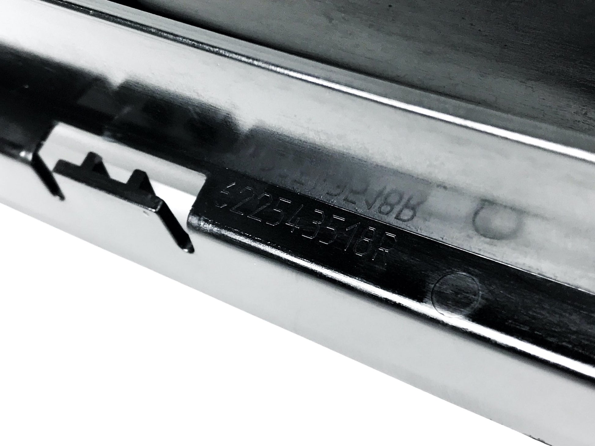 Pièce d'origine Grille de pare-chocs avec calandre pour Renault Scenic III 622543518R.