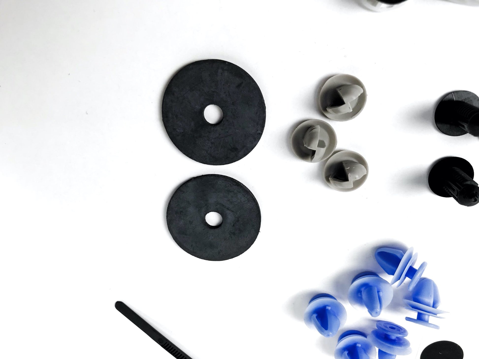 Pièce d'origine Kit de clips de fixation pour Renault Kangoo Grand 7703077476.