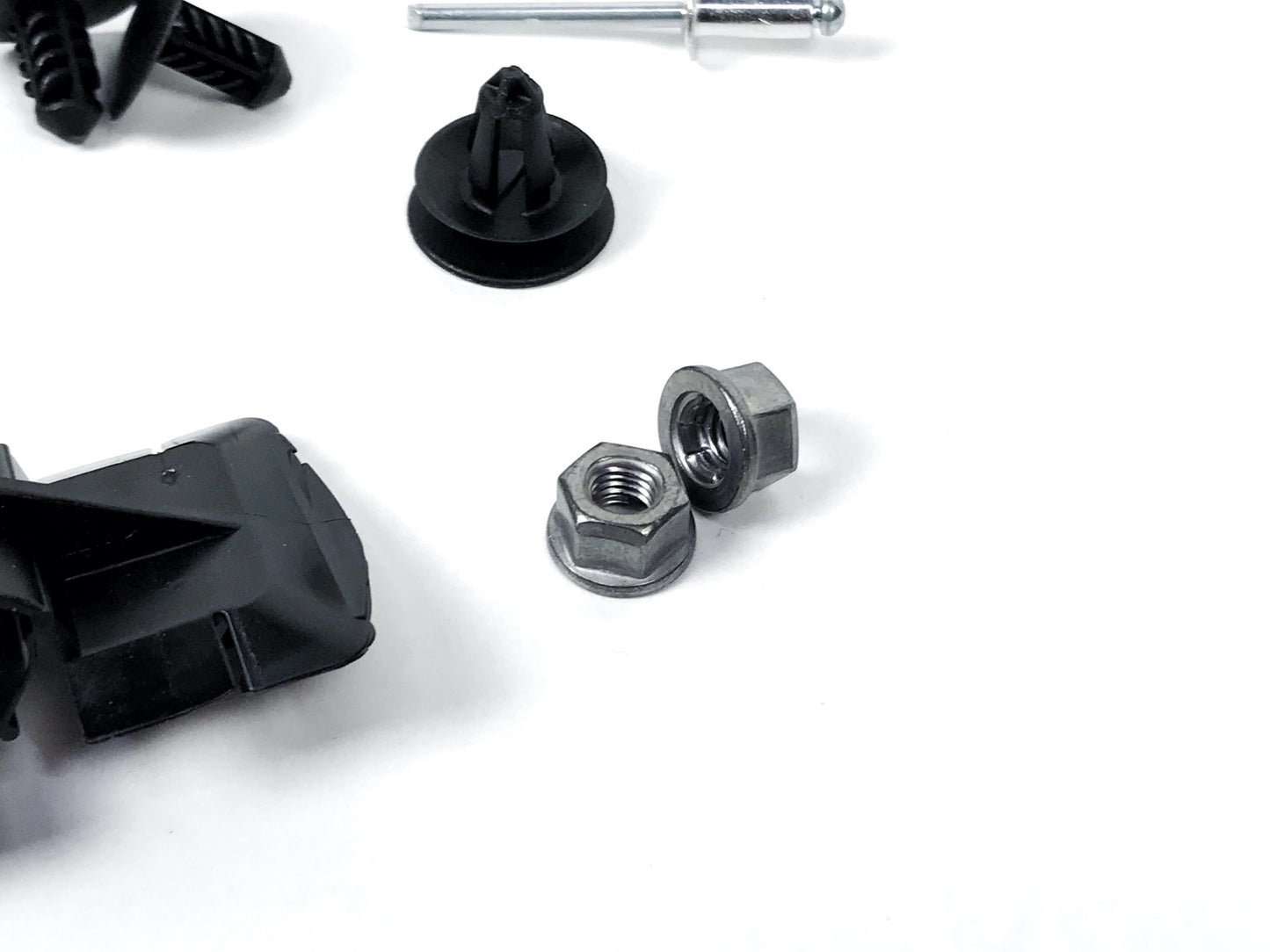 Pièce d'origine Kit de clips de fixation de capot pour Renault Clio II 651003312R