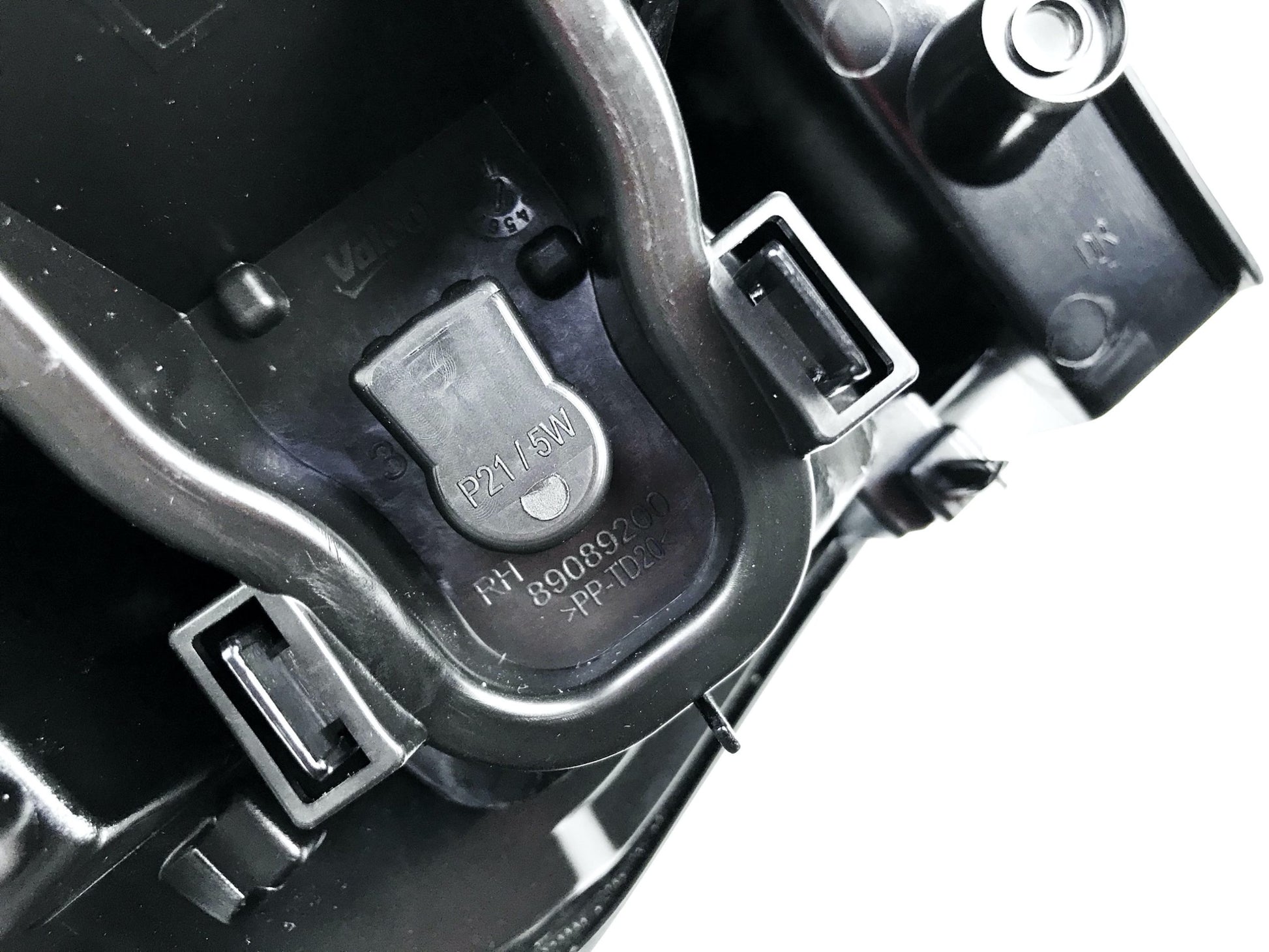 Pièce d'origine Feu arrière droit pour Renault Scenic III 265508247R.