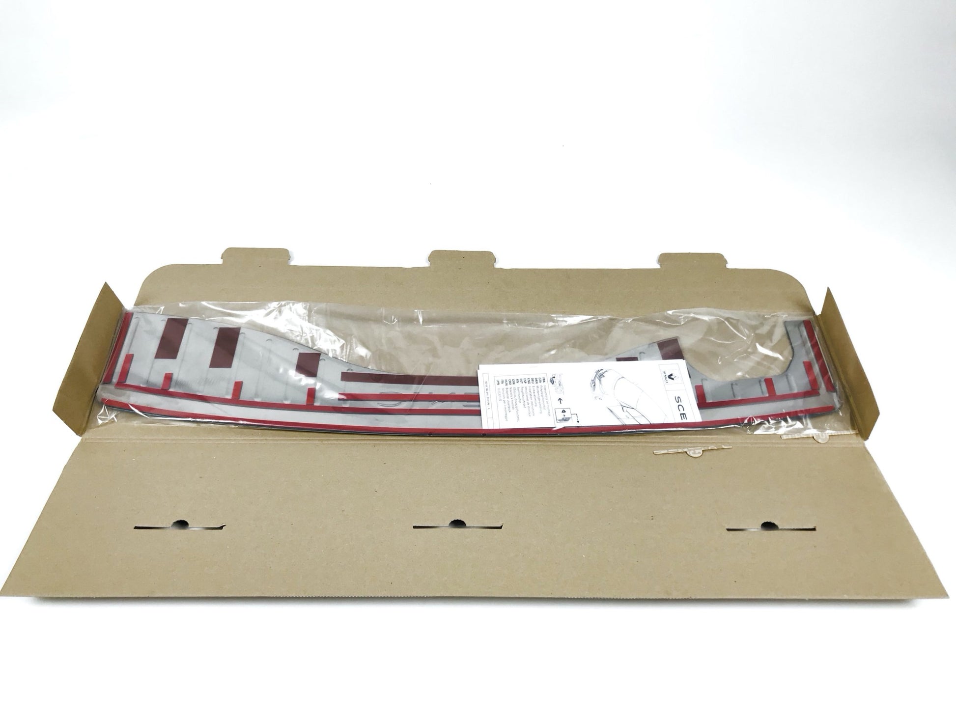 Pièce d'origine Garniture chromée de pare-chocs arrière pour Renault Scenic IV 8201592556.