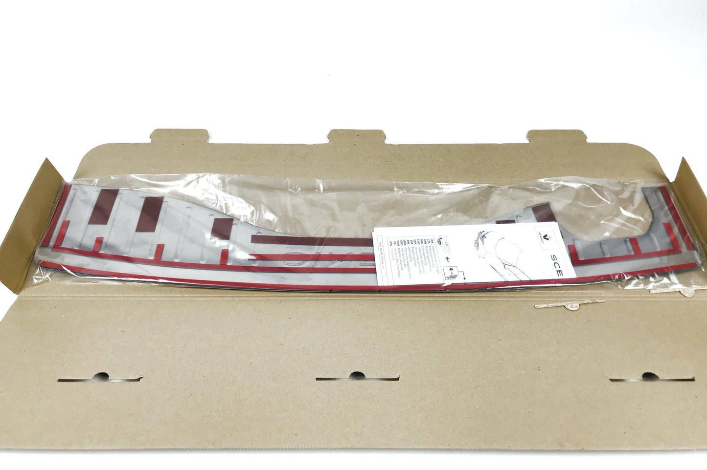 Pièce d'origine Garniture chromée de pare-chocs arrière pour Renault Scenic IV 8201592556.