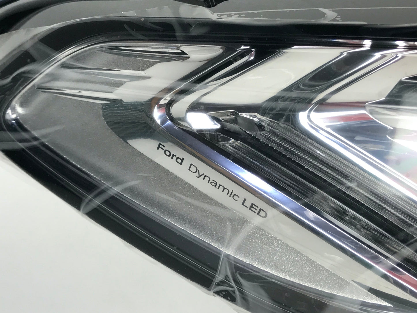 Pièce d'origine Phare LED droit pour Ford Mondeo MK5 89912880 2124ES73-13D154-CD.
