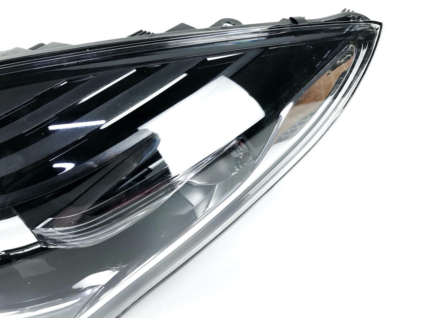 Pièce d'origine Phare gauche pour Renault Megane III 260602722R.